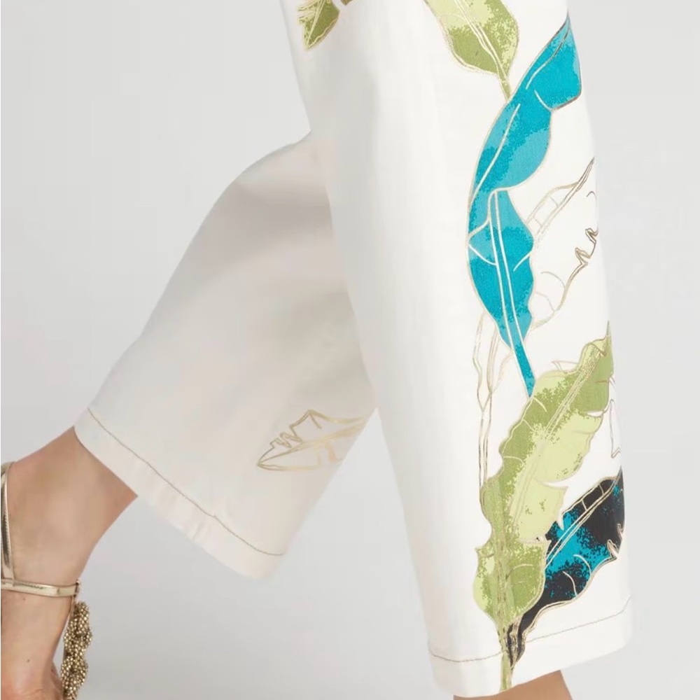 Chico's White Cropped Jeans with Leaf Design - Picture 4 of 10